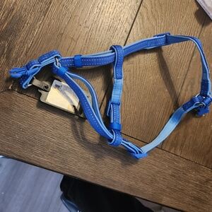 Pet Zone NWT Blue Harness Size Medium Up to 50 lbs 18-27 inches 45.7-68.8 cm